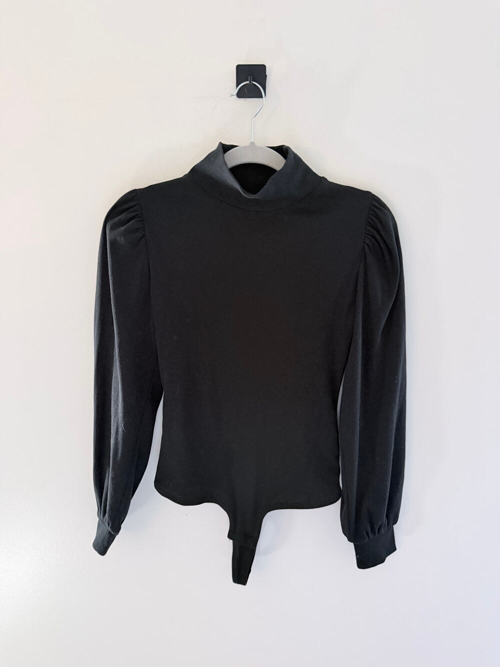 NWT Madewell Ribbed Puff-Sleeve Mockneck Bodysuit in True Black-Size M